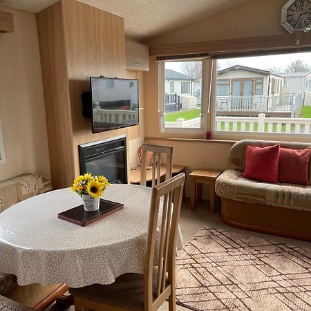 Cosy 3 Bedroom Caravan, South Cerney Luaran gambar