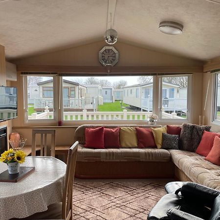 Cosy 3 Bedroom Caravan, South Cerney Luaran gambar